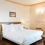 Pagoda Hotel 4*