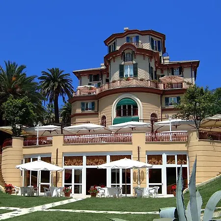 Pagoda Hotel 4*