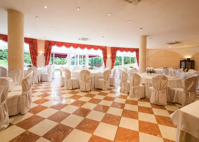 Pagoda Hotel 4*